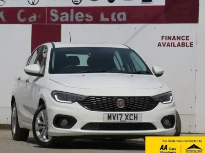 Used Fiat Tipo Easy Plus 95 HP (69 kW) 2017 White Hatchback