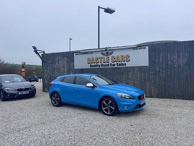 Used Volvo V40 R-Design 115 HP (84 kW) 2014 Blue Hatchback