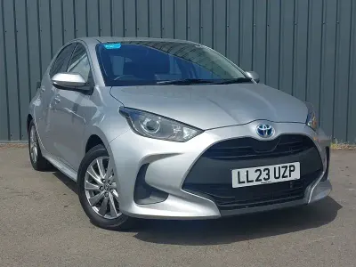 Used Toyota Yaris 116 HP (85 kW) 2023 Silver Hatchback
