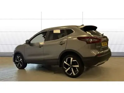 Begagnad Nissan Qashqai N-Motion 140 HK (102 kW) 2021 Grå SUV