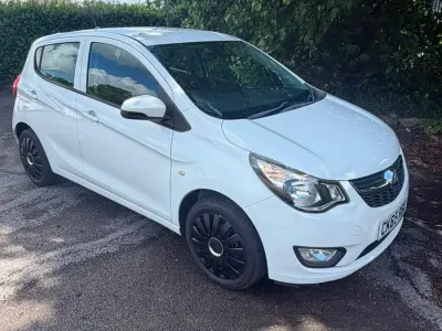 Used Vauxhall Viva 75 HP (55 kW) 2015 White Hatchback