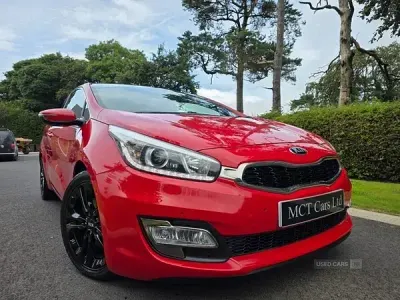 Used Kia ProCeed 2015 Red Hatchback