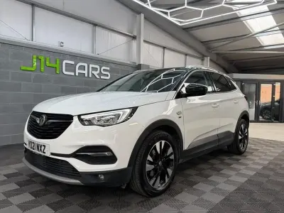 Used Vauxhall Grandland X Edition 130 HP (95 kW) 2021 White SUV