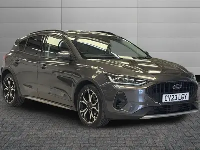 Usado Ford Focus Active X 125 HP (91 kW) 2023 Cinzento Citadino