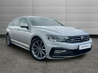 Usado VW Passat R-line 150 HP (110 kW) 2020 Prateado Carrinha