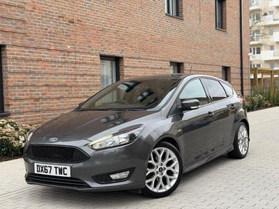 Used Ford Focus ST-Line 125 HP (91 kW) 2017 Grey Hatchback