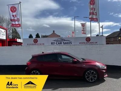 Used Ford Focus ST-Line X 120 HP (88 kW) 2018 Red Hatchback