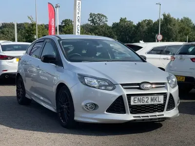 Used Ford Focus Zetec 113 HP (83 kW) 2013 Silver Hatchback