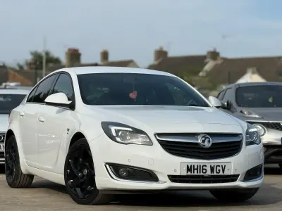 Used Vauxhall Insignia SRi 2016 White Hatchback