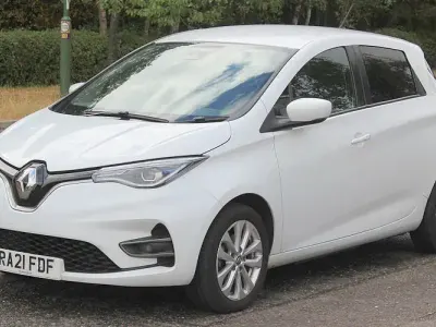 Used Renault Zoe Business 80 kW (109 HP) 2021 White Hatchback