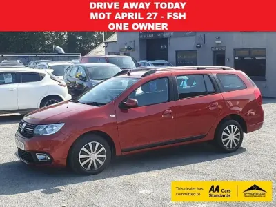 Used Dacia Logan MCV Lauréate 90 HP (66 kW) 2017 Red Estate