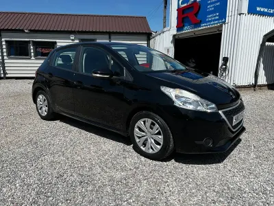 Used Peugeot 208 Access 82 HP (60 kW) 2013 Black Hatchback
