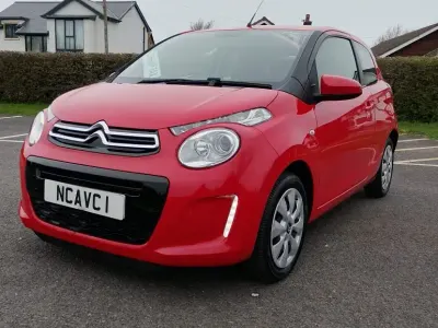 Używany Citroën C1 Feel 68 KM (50 kW) 2015 Czerwony Hatchback