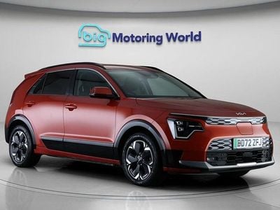 Used Kia e-Niro 147 kW (201 HP) 2023 Orange SUV