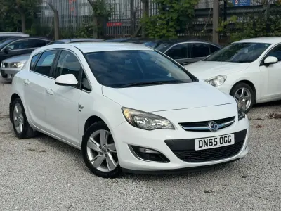 Usado Vauxhall Astra SRi 2015 Branco Citadino