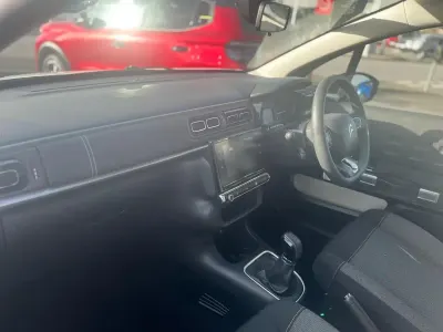 Używany Citroën C3 PureTech 82 KM (60 kW) 2023 Biały Hatchback