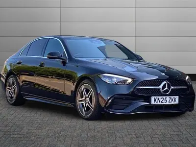 Usado Mercedes C200 AMG line 204 HP (150 kW) 2025 Preto Sedan