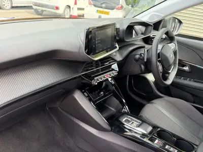 Used Peugeot 208 Allure+ 129 HP (94 kW) 2023 Blue Hatchback