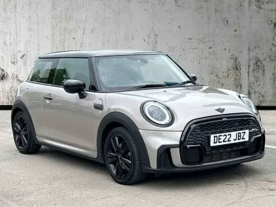 Begagnad Mini Cooper Hatch 2022 Grå Halvkombi