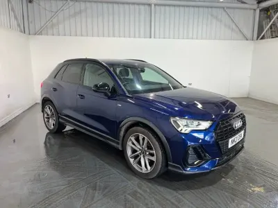 Usado Audi Q3 Black Edition 150 CV (110 kW) 2021 Azul SUV