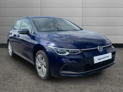 Used VW Golf VIII Style 147 HP (108 kW) 2023 Blue Hatchback