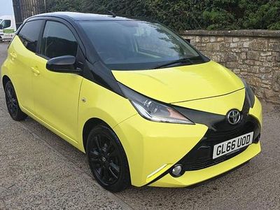 Used Toyota Aygo X-cite 68 HP (50 kW) 2016 Yellow Hatchback