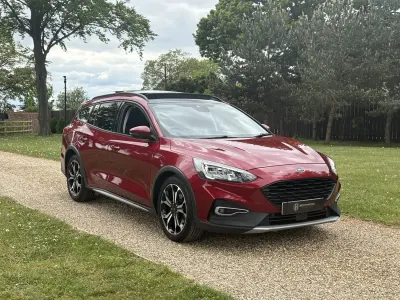 Używany Ford Focus Active X 120 KM (88 kW) 2020 Czerwony Kombi