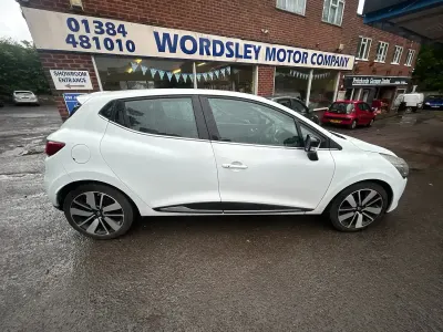 Used Renault Clio IV Dynamique 90 HP (66 kW) 2013 White Hatchback