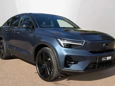 Usado Volvo EC40 Plus 185 kW (252 HP) 2026 Azul SUV