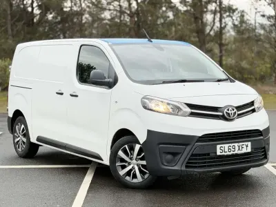 Gebraucht Toyota Proace 2019 Weiß Van / Kleinbus