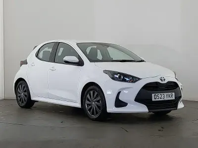 Used Toyota Yaris Hybrid 116 HP (85 kW) 2023 White Hatchback