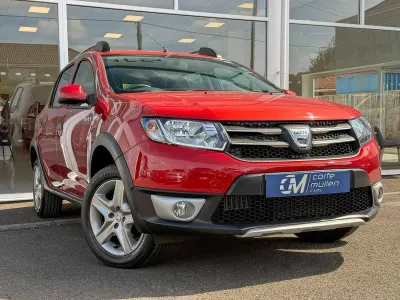 Used Dacia Sandero Lauréate 90 HP (66 kW) 2016 Red Hatchback
