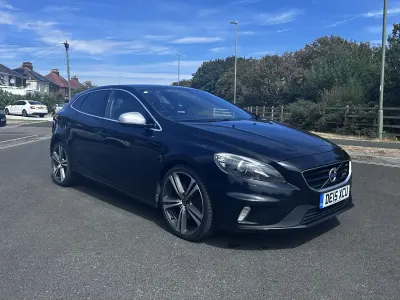 Used Volvo V40 R-Design 190 HP (139 kW) 2015 Black Hatchback