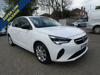 Używany Vauxhall Corsa Design Edition 75 KM (55 kW) 2023 Biały Hatchback