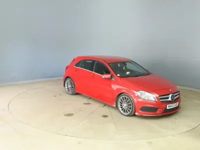 Begagnad Mercedes A200 AMG 2013 Röd Halvkombi