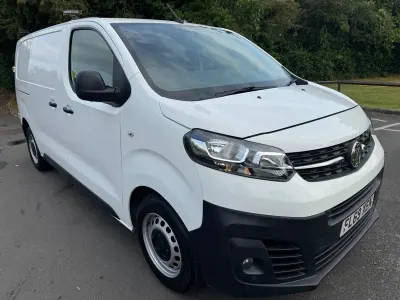 Used Vauxhall Vivaro Edition 100 HP (73 kW) 2019 White MPV