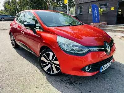 Used Renault Clio Dynamique 90 HP (66 kW) 2014 Red Hatchback