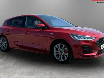 Used Ford Focus ST-Line 155 HP (114 kW) 2025 Red Hatchback