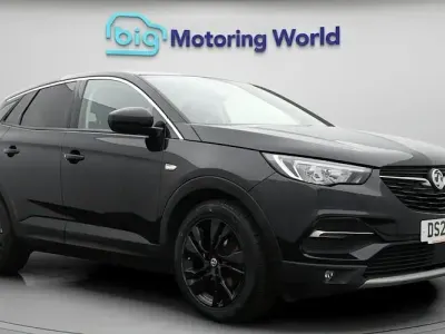 Used Vauxhall Grandland X SRi 131 HP (96 kW) 2021 Black SUV