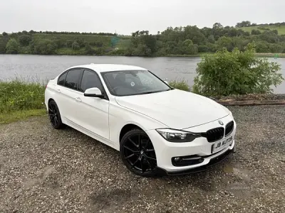 Used BMW 318 2014 White Sedan