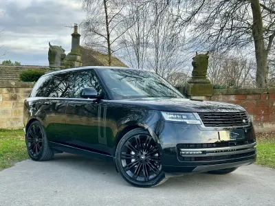 Begagnad Land Rover Range Rover SE 300 HK (220 kW) 2024 Svart SUV