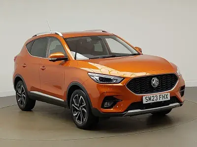 Begagnad MG ZS Exclusive 106 HK (77 kW) 2023 Orange SUV