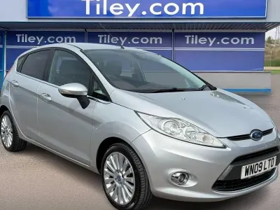 Used Ford Fiesta Titanium 94 HP (69 kW) 2009 Silver Hatchback