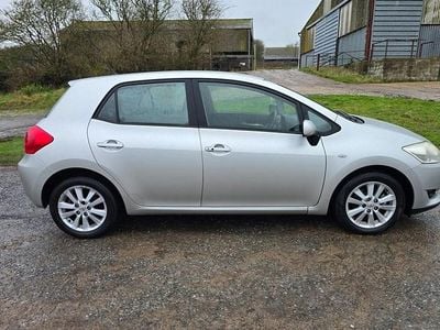 Used Toyota Auris 124 HP (91 kW) 2007 Silver Hatchback