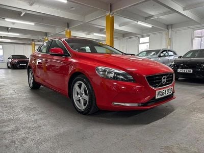 Used Volvo V40 SE 115 HP (84 kW) 2014 Red Hatchback