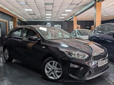 Used Kia Ceed 114 HP (83 kW) 2018 Black Hatchback