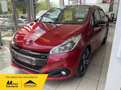 Usado Peugeot 208 GT-line 110 HP (80 kW) 2017 Vermelho Citadino