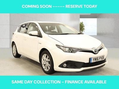 Used Toyota Auris Hybrid 2016 White Hatchback