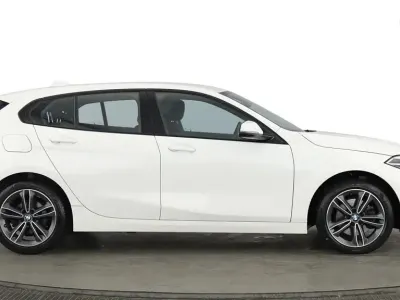 Used BMW 118 Sport Line 2023 White Hatchback