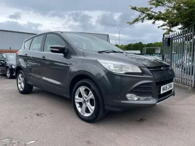 Usado Ford Kuga Zetec 2016 Cinzento SUV